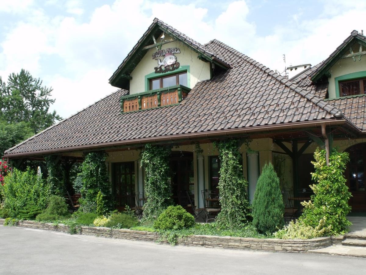Zajazd Zlota Rybka Andrychow Bagian luar foto