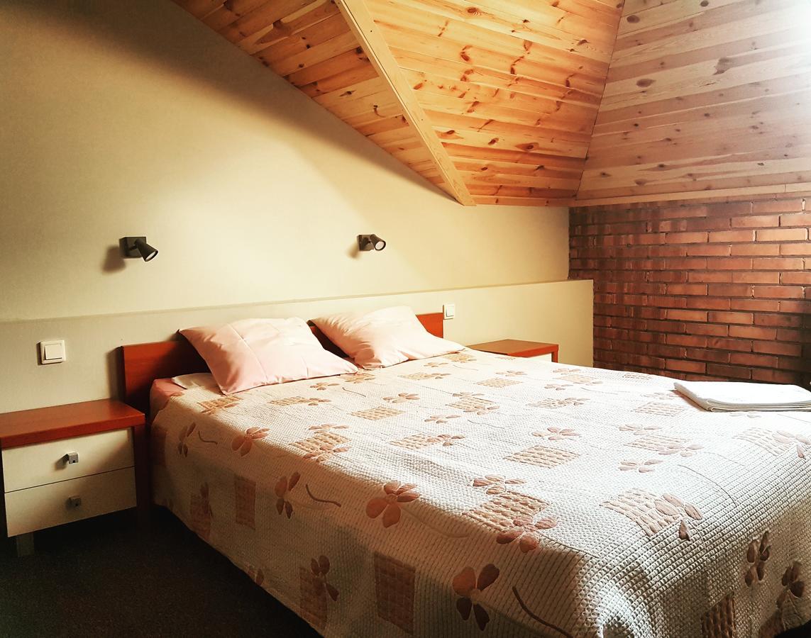 Zajazd Zlota Rybka Andrychow Bagian luar foto